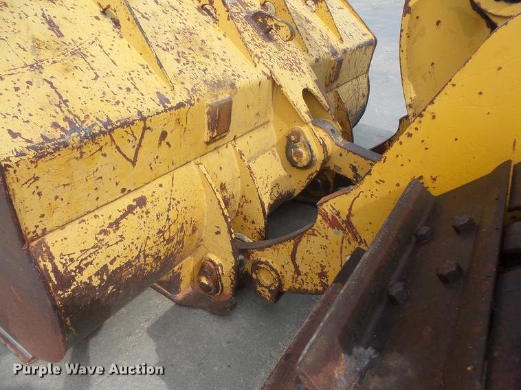 image for item DB8152 Liebherr LR631B track loader