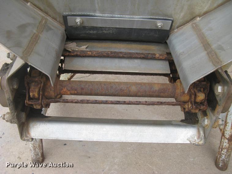 image for item DC2467 Monroe stainless steel spreader