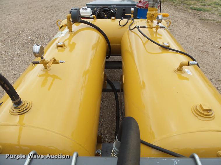 image for item DC3822 2008 Sage Oil Vac 10123 tank trailer