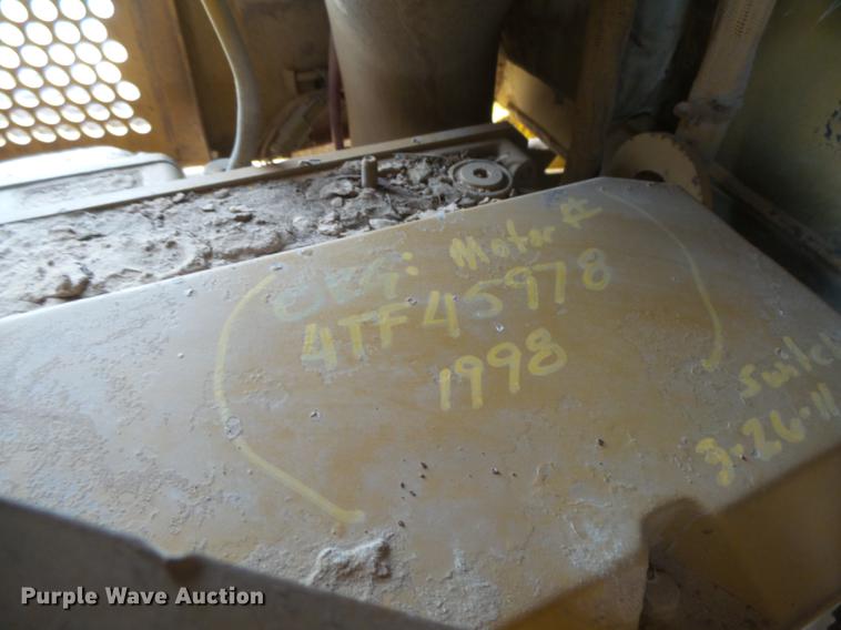 image for item DC3823 1998 Caterpillar D6M LGP dozer