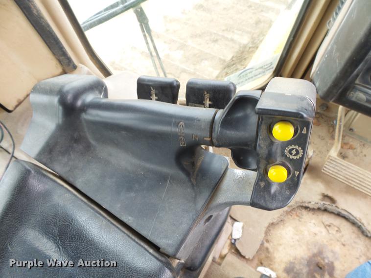 image for item DC3823 1998 Caterpillar D6M LGP dozer