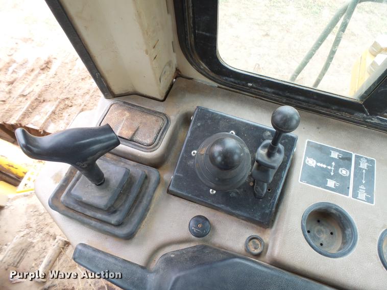 image for item DC3823 1998 Caterpillar D6M LGP dozer