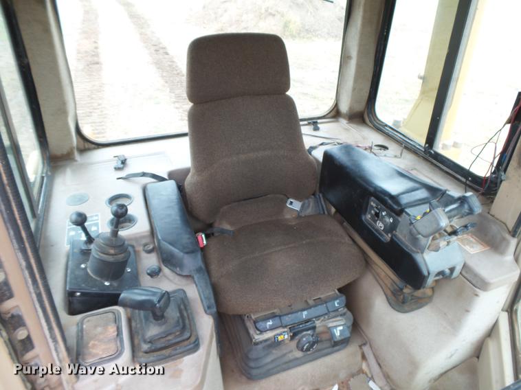 image for item DC3823 1998 Caterpillar D6M LGP dozer