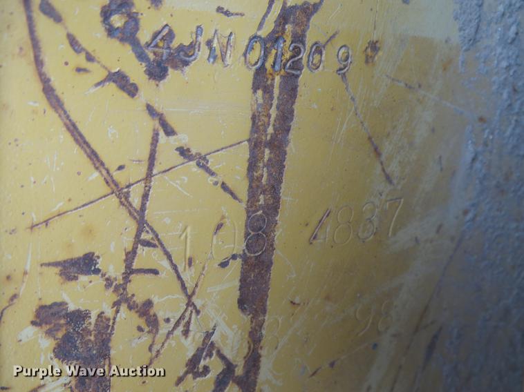 image for item DC3823 1998 Caterpillar D6M LGP dozer