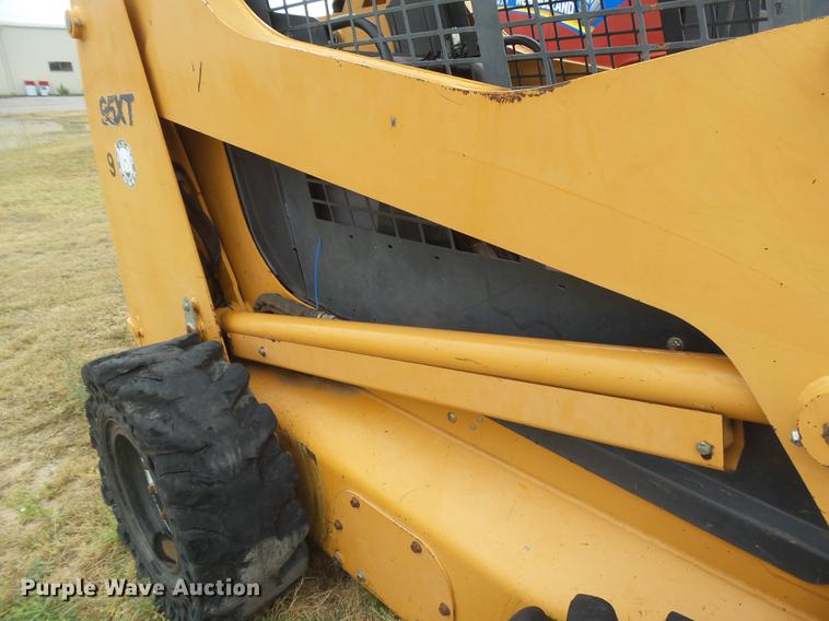 image for item DC3826 2003 Case 95XT skid steer