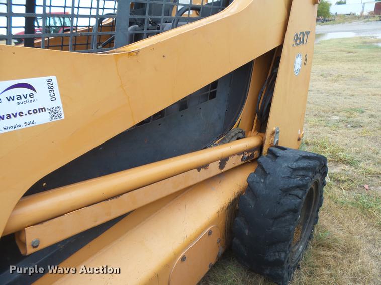 image for item DC3826 2003 Case 95XT skid steer