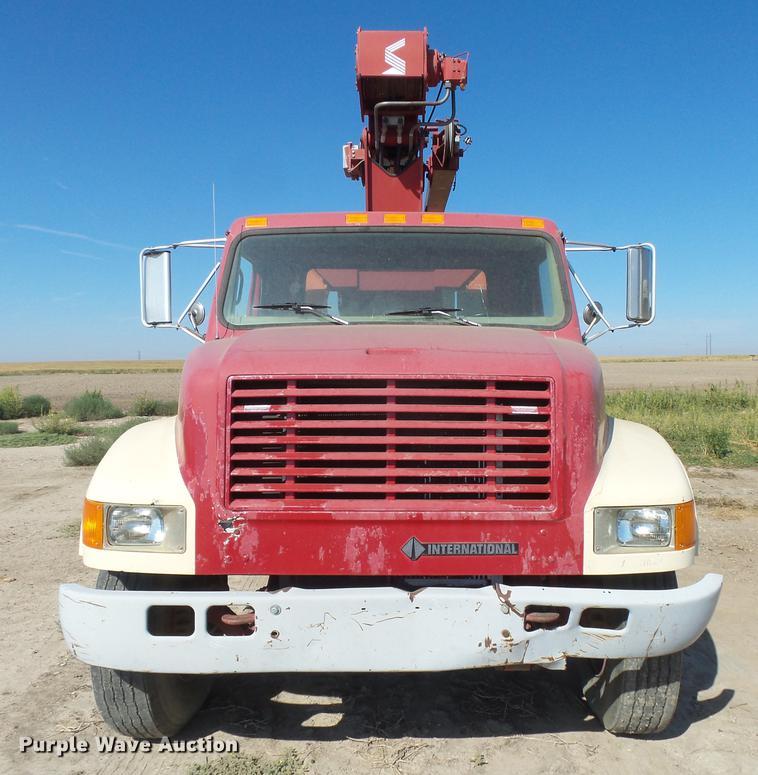 image for item DC3854 1997 International 4700 crane truck