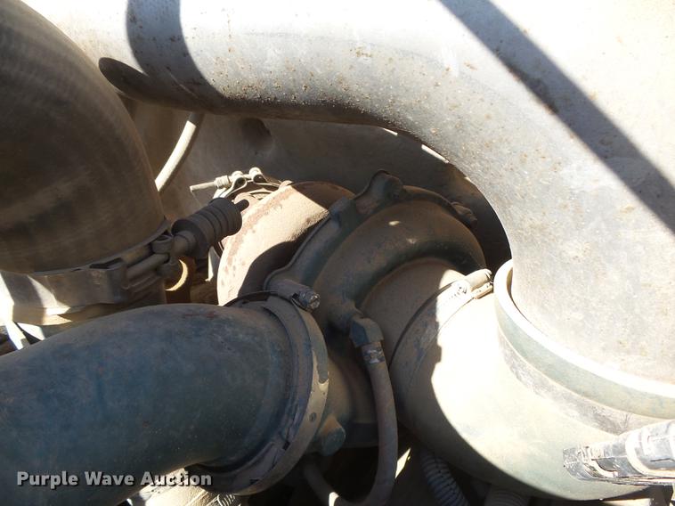 image for item DC3854 1997 International 4700 crane truck