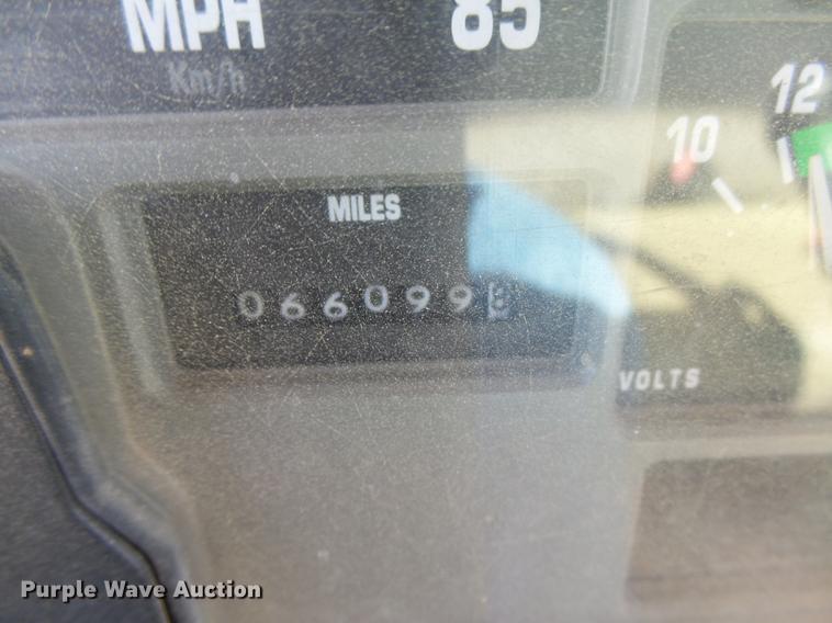 image for item DC3854 1997 International 4700 crane truck