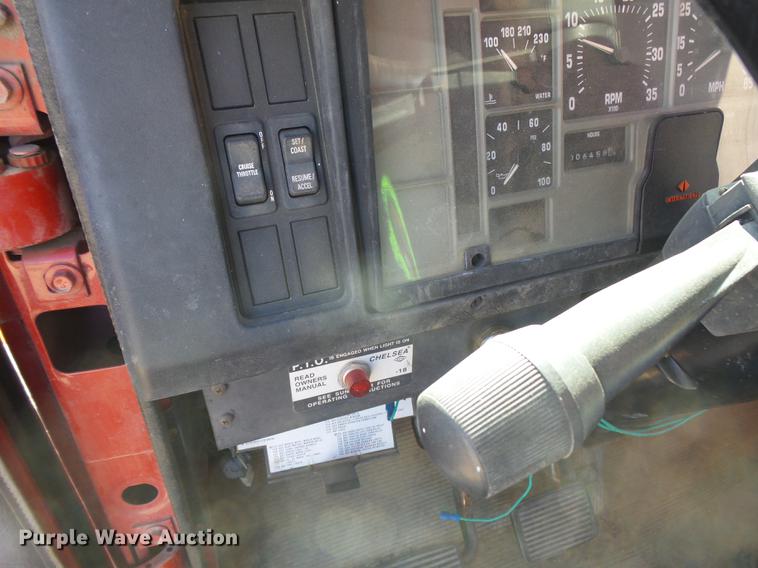 image for item DC3854 1997 International 4700 crane truck