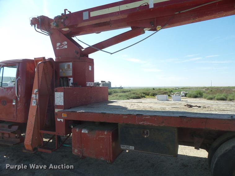 image for item DC3854 1997 International 4700 crane truck