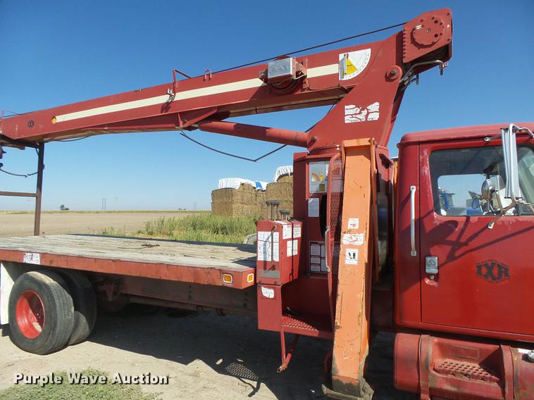 image for item DC3854 1997 International 4700 crane truck