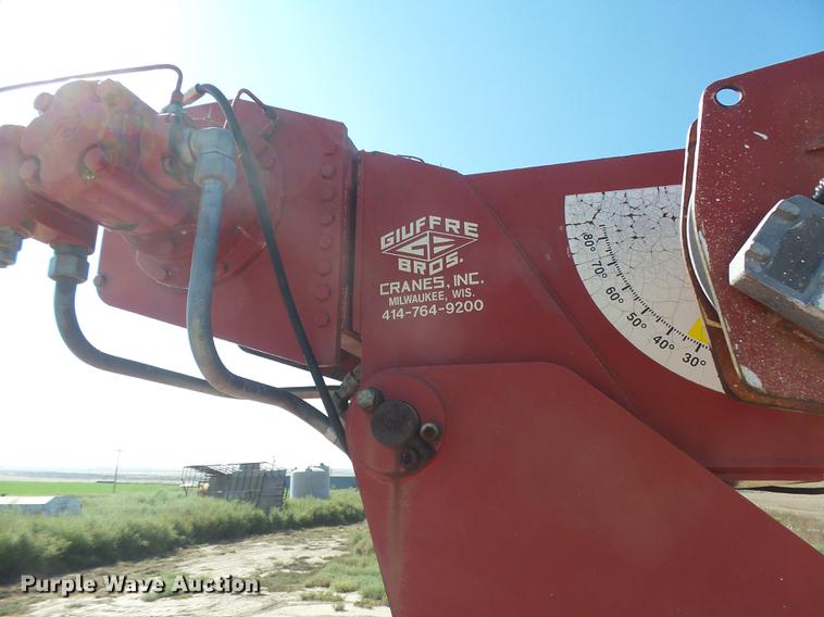 image for item DC3854 1997 International 4700 crane truck