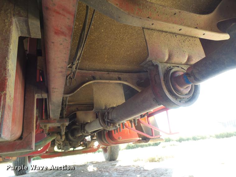 image for item DC3854 1997 International 4700 crane truck