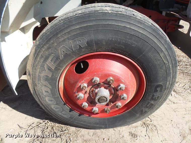 image for item DC3854 1997 International 4700 crane truck