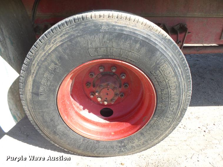 image for item DC3854 1997 International 4700 crane truck