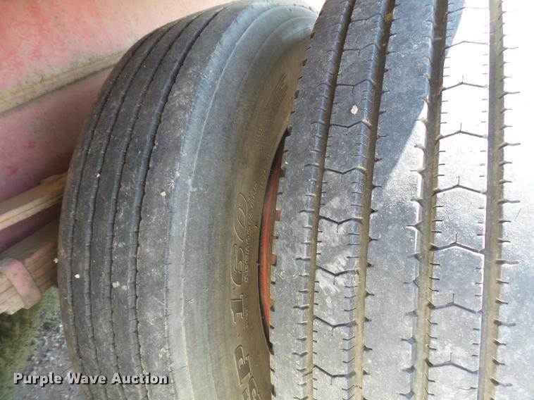 image for item DC3854 1997 International 4700 crane truck