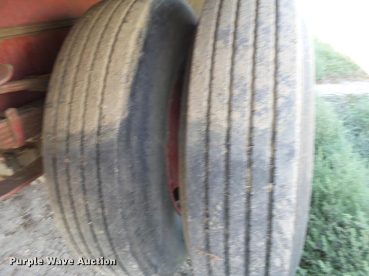 image for item DC3854 1997 International 4700 crane truck