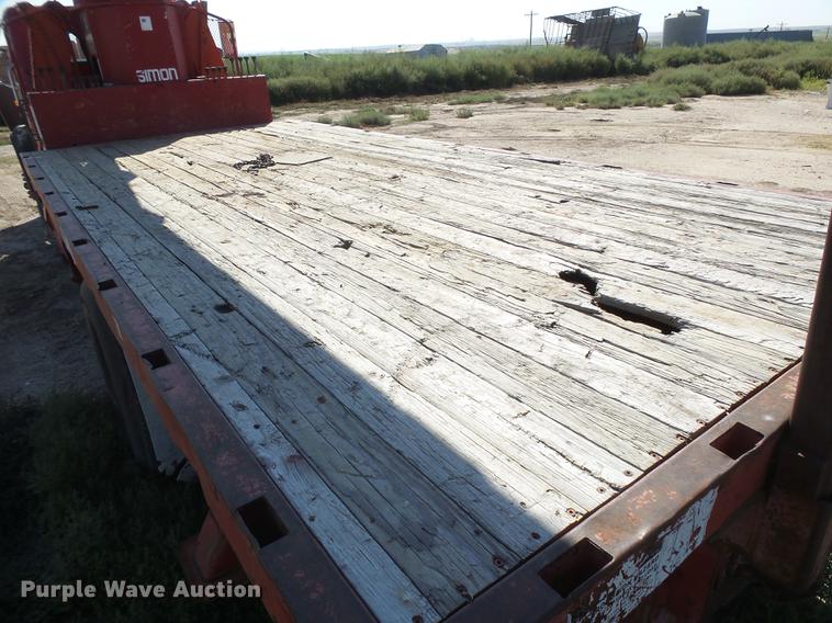 image for item DC3854 1997 International 4700 crane truck