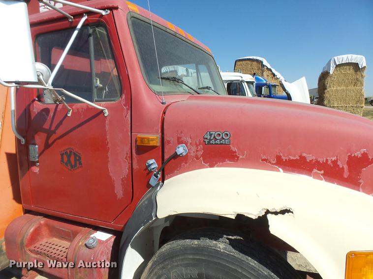 image for item DC3854 1997 International 4700 crane truck