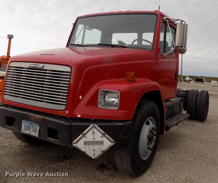 image for item DC4833 1998 Freightliner FL70 truck cab and chassis