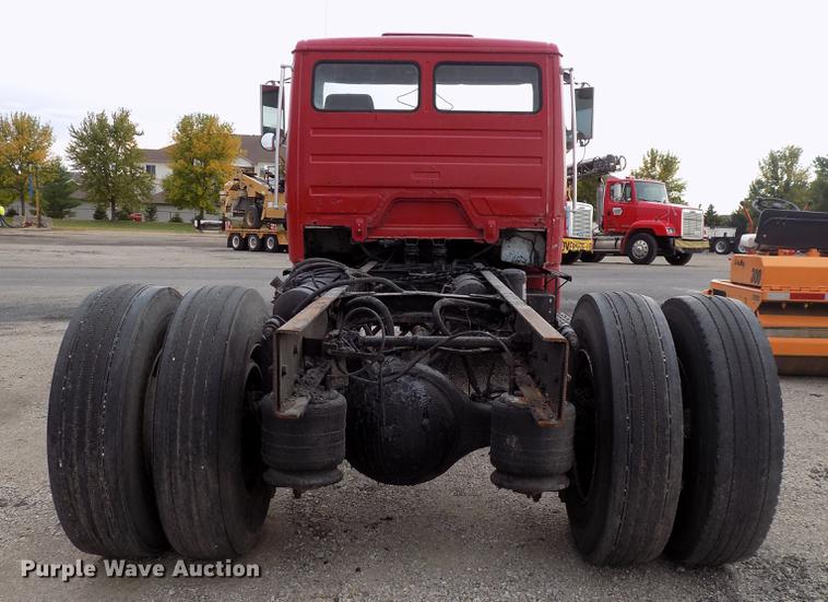 image for item DC4833 1998 Freightliner FL70 truck cab and chassis