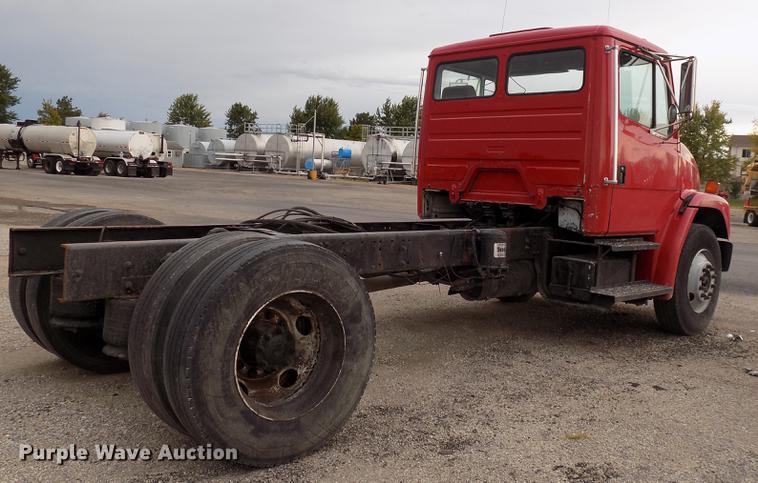 image for item DC4833 1998 Freightliner FL70 truck cab and chassis