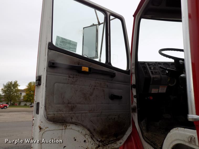 image for item DC4833 1998 Freightliner FL70 truck cab and chassis