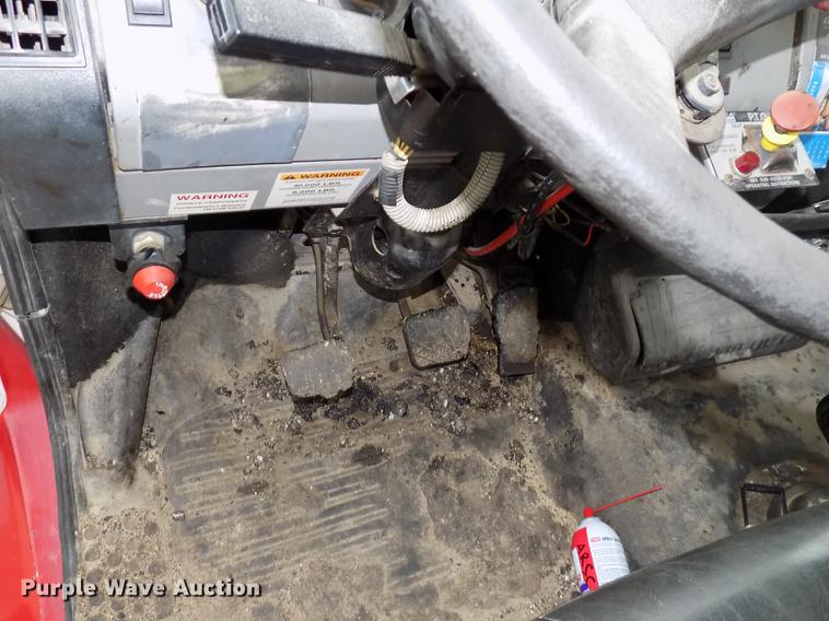 image for item DC4833 1998 Freightliner FL70 truck cab and chassis