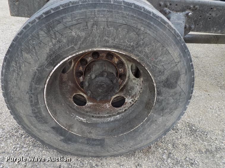 image for item DC4833 1998 Freightliner FL70 truck cab and chassis