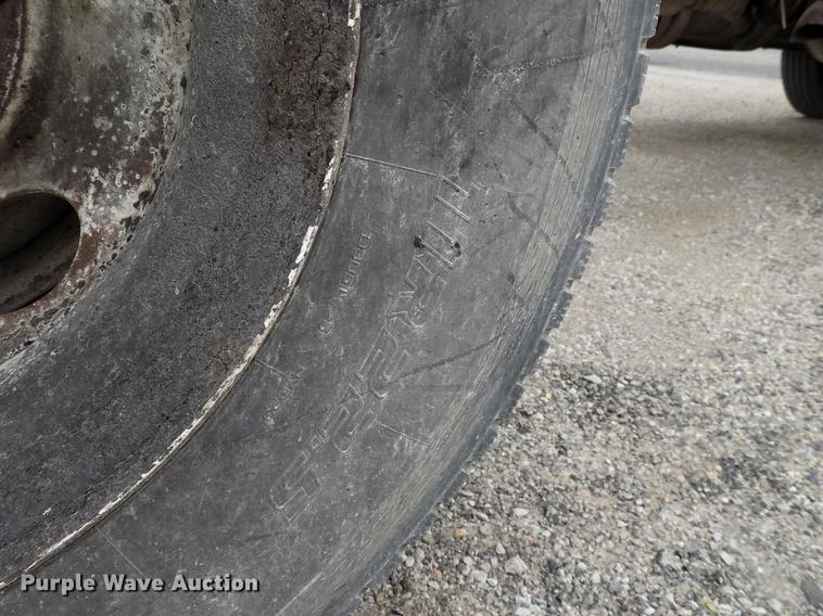 image for item DC4833 1998 Freightliner FL70 truck cab and chassis