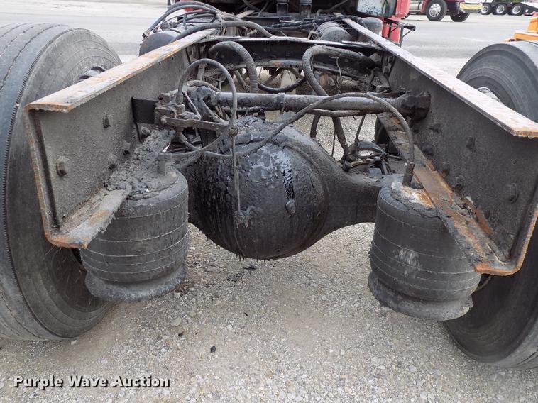 image for item DC4833 1998 Freightliner FL70 truck cab and chassis