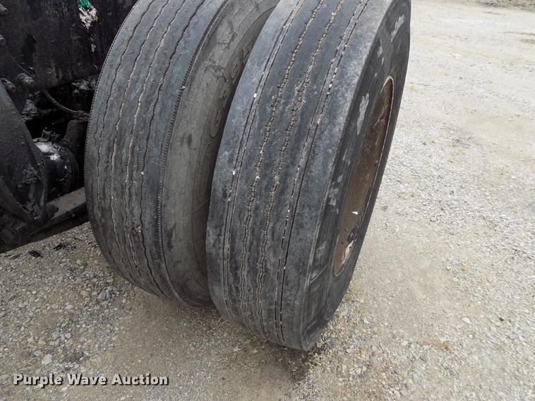 image for item DC4833 1998 Freightliner FL70 truck cab and chassis