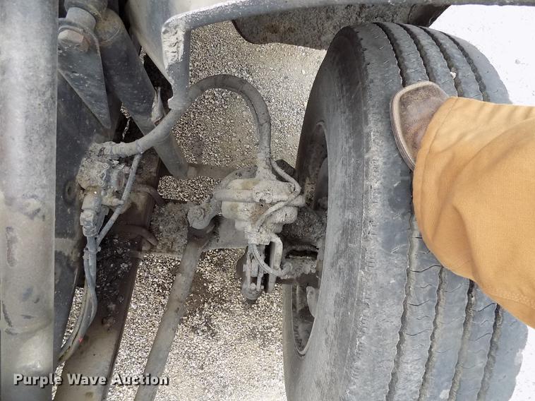 image for item DC4833 1998 Freightliner FL70 truck cab and chassis