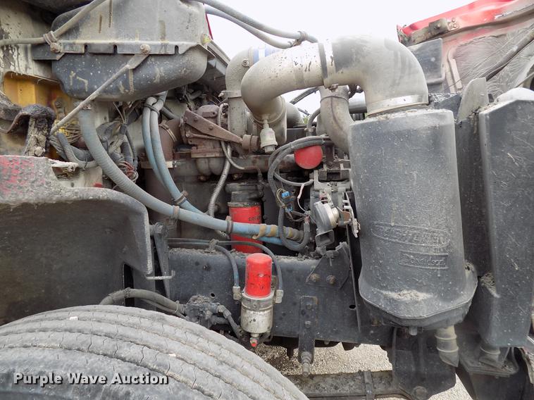 image for item DC4833 1998 Freightliner FL70 truck cab and chassis