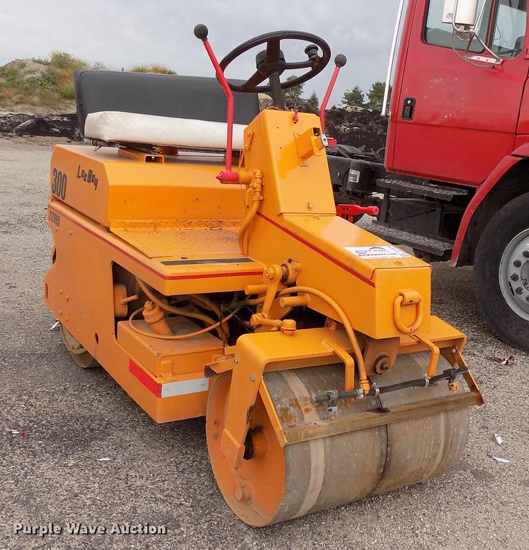 image for item DC4834 LeeBoy 300 double drum roller