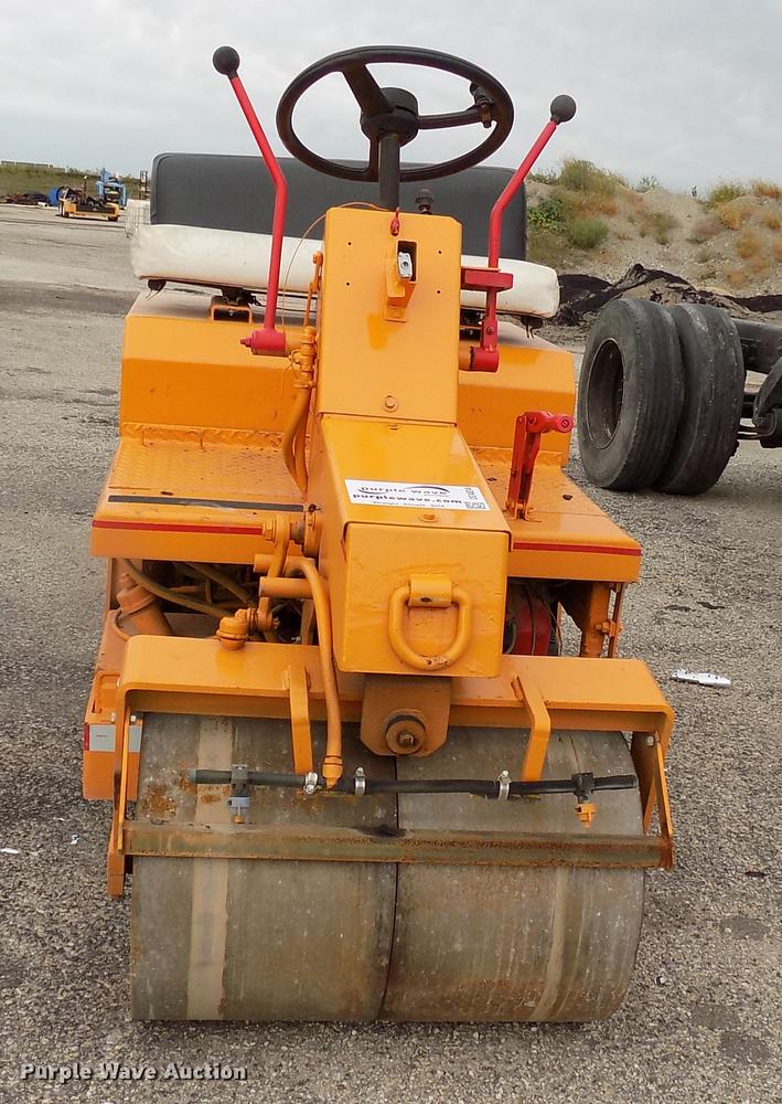 image for item DC4834 LeeBoy 300 double drum roller