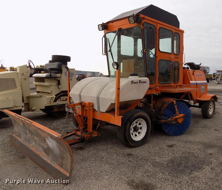 image for item DC4835 Broce Broom RJ300 broom