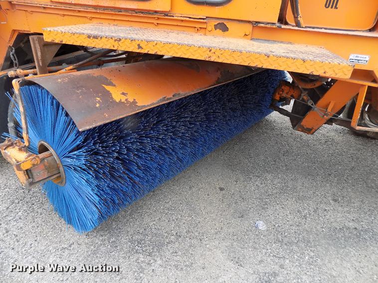 image for item DC4835 Broce Broom RJ300 broom