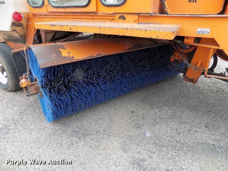 image for item DC4835 Broce Broom RJ300 broom