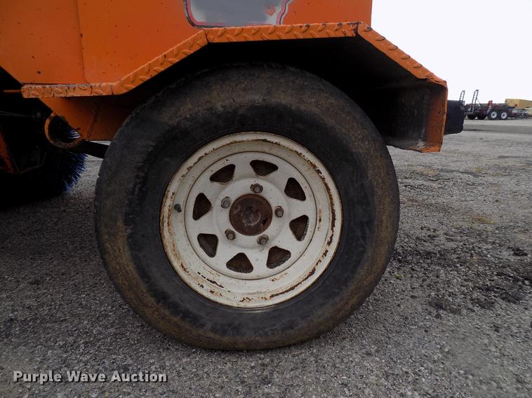 image for item DC4835 Broce Broom RJ300 broom