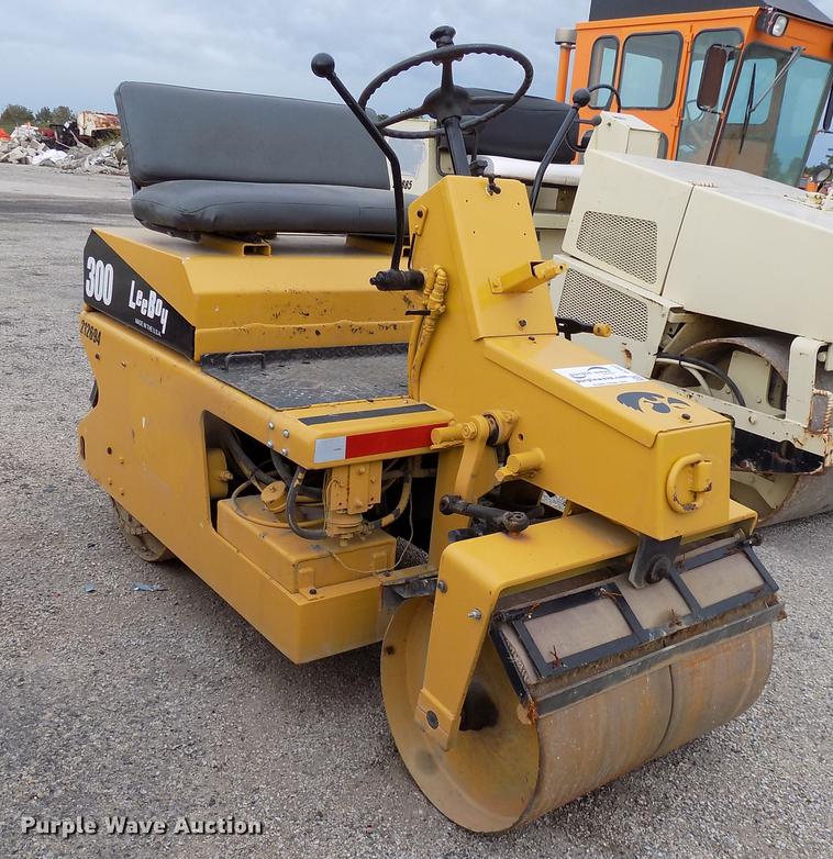 image for item DC4837 LeeBoy 300 double drum roller