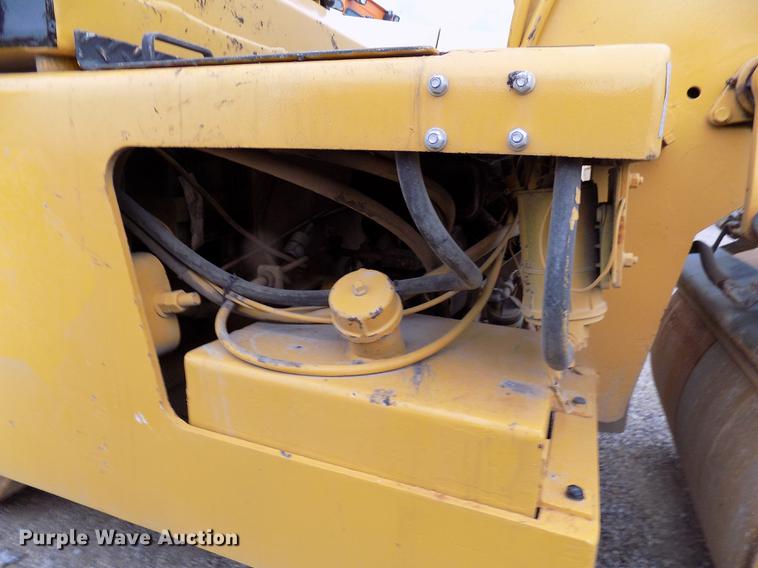 image for item DC4837 LeeBoy 300 double drum roller