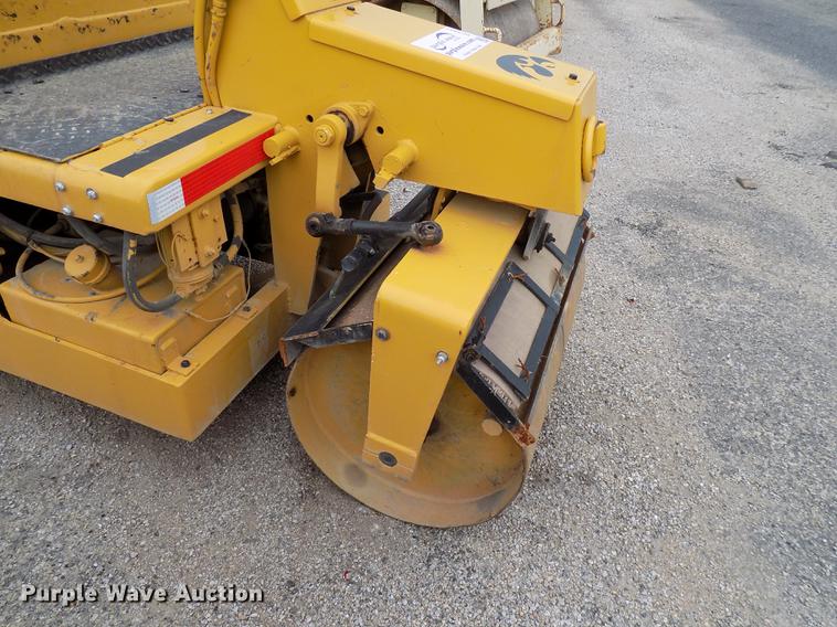 image for item DC4837 LeeBoy 300 double drum roller