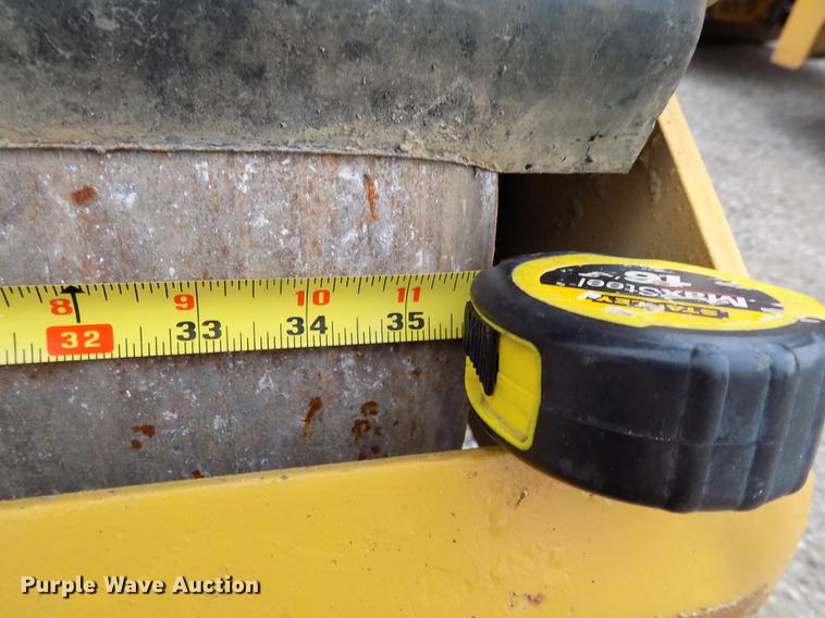 image for item DC4837 LeeBoy 300 double drum roller