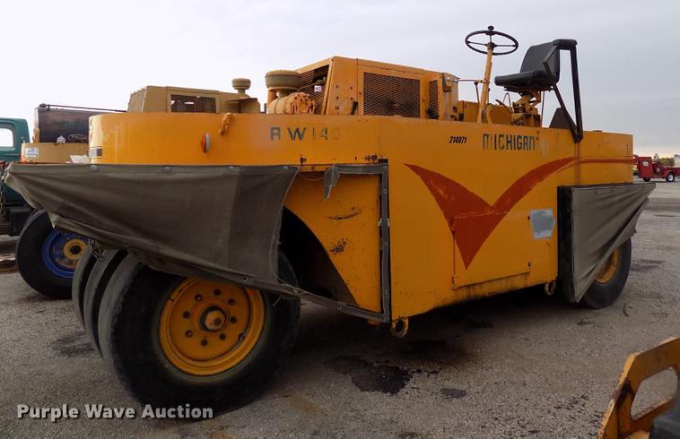 image for item DC4840 Michigan KW-140 pneumatic roller