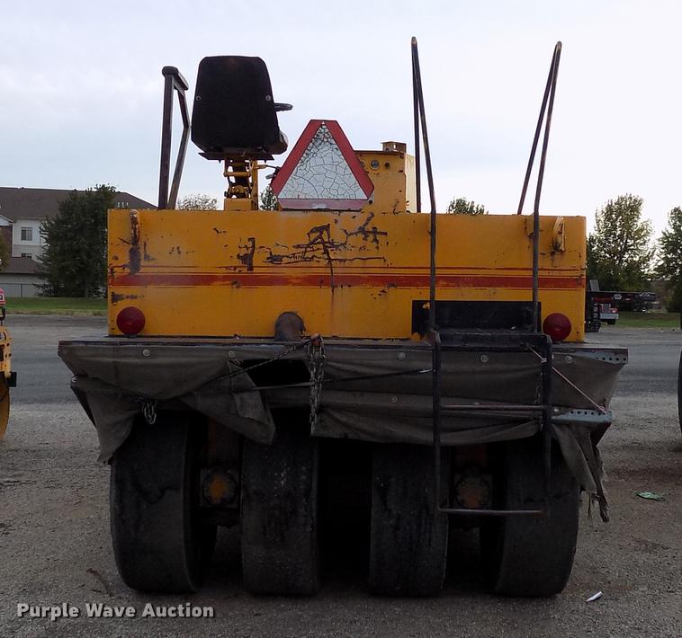 image for item DC4840 Michigan KW-140 pneumatic roller