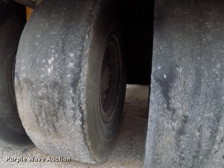 image for item DC4840 Michigan KW-140 pneumatic roller