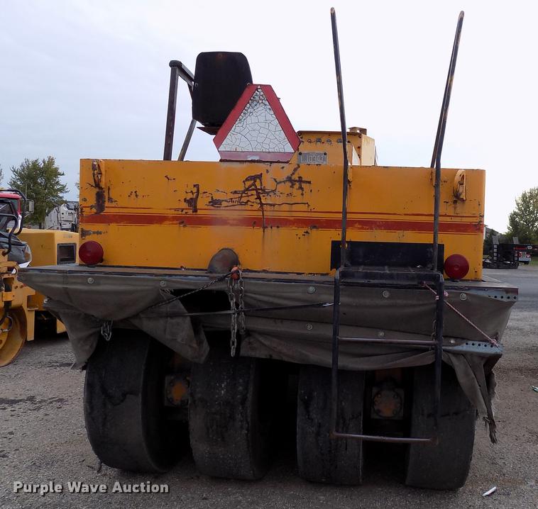 image for item DC4840 Michigan KW-140 pneumatic roller