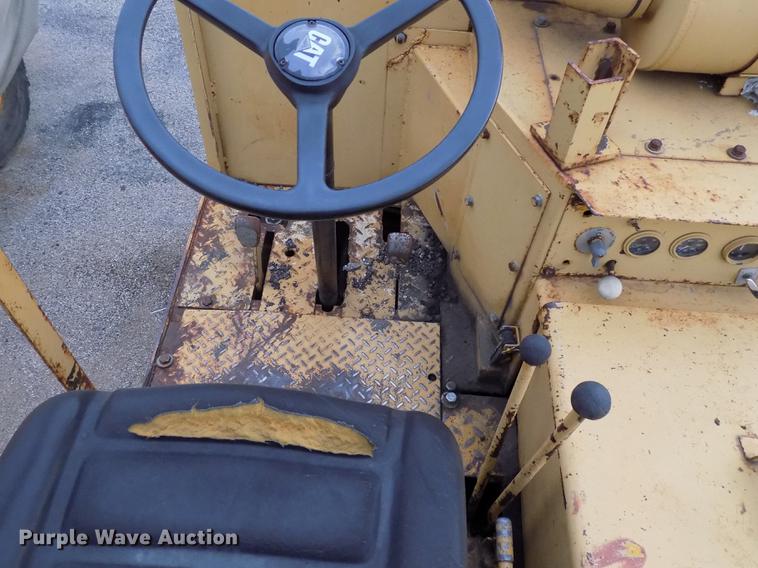 image for item DC4841 Michigan RW140 pneumatic roller